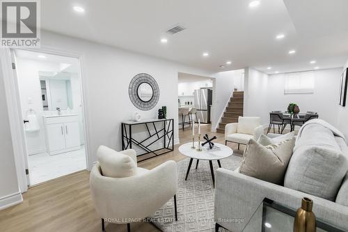 46 Upper Walker Avenue, Hamilton, ON - Indoor Photo Showing Living Room