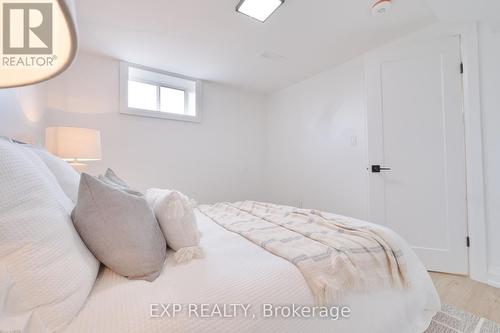 # Lower - 221 Federal Street, Hamilton, ON - Indoor Photo Showing Bedroom