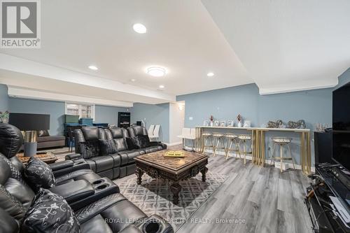 14 Stardust Drive N, Thames Centre, ON - Indoor Photo Showing Living Room