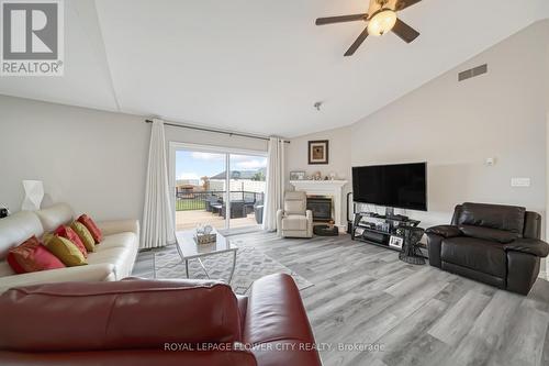 14 Stardust Drive N, Thames Centre, ON - Indoor Photo Showing Living Room With Fireplace