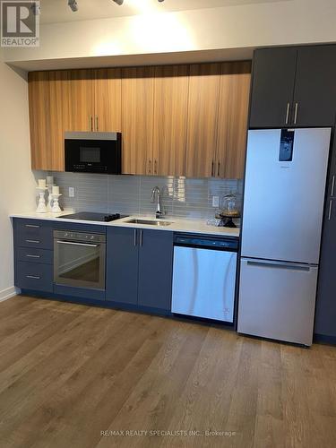 703 - 415 Main Street W, Hamilton, ON - Indoor Photo Showing Kitchen