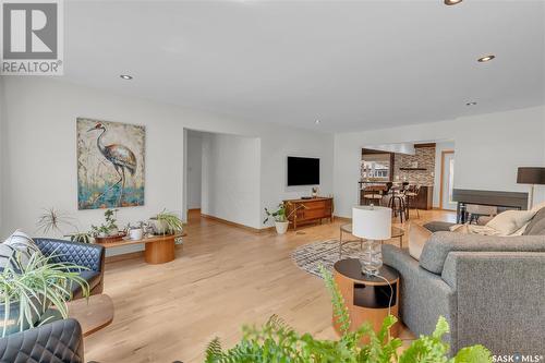 3378 Rae Street, Regina, SK - Indoor Photo Showing Living Room