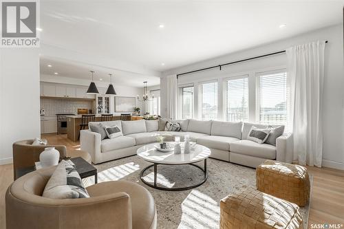 733 Sarazen Drive, Warman, SK - Indoor Photo Showing Living Room