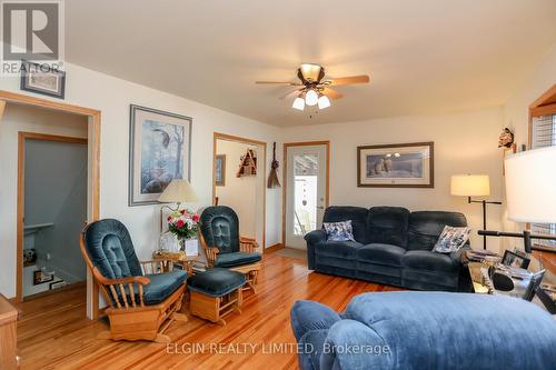 26 Parkside Drive, St. Thomas, ON - Indoor Photo Showing Living Room