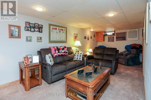 26 Parkside Drive, St. Thomas, ON - Indoor Photo Showing Living Room