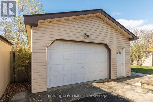 26 Parkside Drive, St. Thomas, ON - Outdoor With Exterior