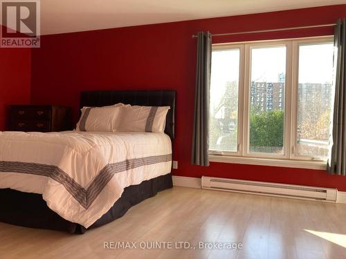 14 - 179 Herchimer Avenue, Belleville, ON - Indoor Photo Showing Bedroom