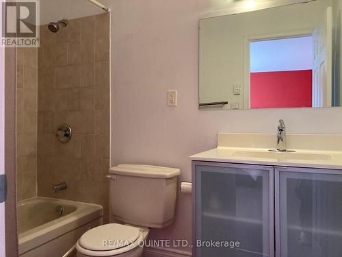 14 - 179 Herchimer Avenue, Belleville, ON - Indoor Photo Showing Bathroom