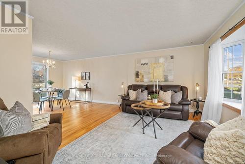 769 Chesterfield Avenue, Peterborough (Northcrest), ON - Indoor Photo Showing Living Room