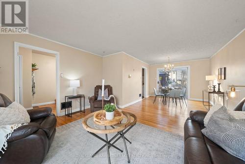 769 Chesterfield Avenue, Peterborough (Northcrest), ON - Indoor Photo Showing Living Room