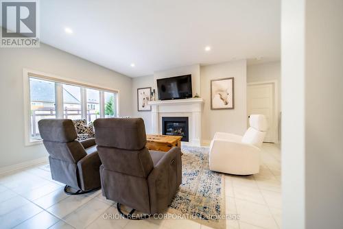 5 Tulip Tree Road, Niagara-On-The-Lake, ON - Indoor Photo Showing Living Room With Fireplace