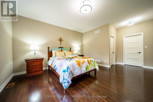 5 Tulip Tree Road, Niagara-On-The-Lake, ON - Indoor Photo Showing Bedroom