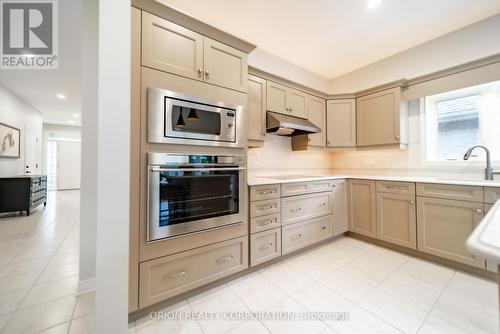 5 Tulip Tree Road, Niagara-On-The-Lake, ON - Indoor Photo Showing Kitchen