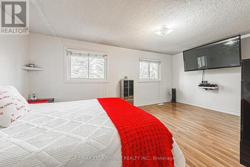 26 - 1155 Paramount Drive, Hamilton, ON - Indoor Photo Showing Bedroom