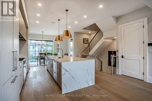 11 Church Street, Hamilton, ON - Indoor Photo Showing Kitchen With Upgraded Kitchen