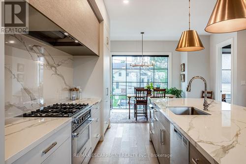 11 Church Street, Hamilton, ON - Indoor Photo Showing Kitchen With Upgraded Kitchen