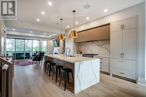 11 Church Street, Hamilton, ON - Indoor Photo Showing Kitchen With Upgraded Kitchen