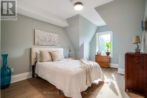 11 Church Street, Hamilton, ON - Indoor Photo Showing Bedroom