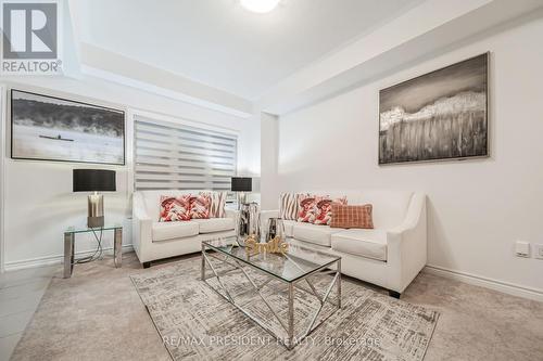 22 Middleton Street, Southgate, ON - Indoor Photo Showing Living Room