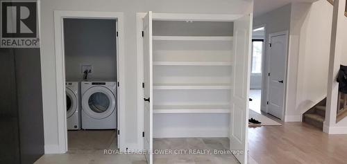 62 Royal Crescent, Southwold, ON - Indoor Photo Showing Laundry Room