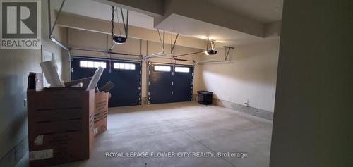 62 Royal Crescent, Southwold, ON - Indoor Photo Showing Garage