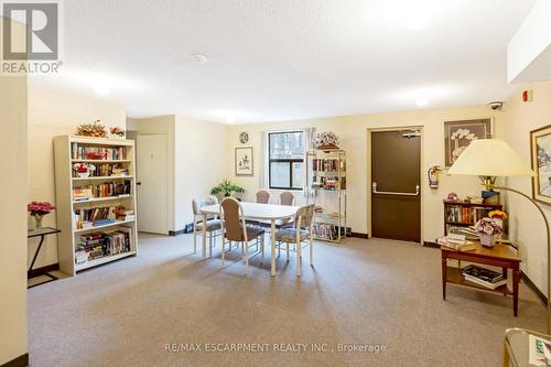 302 - 10 Ajax Street, Guelph, ON - Indoor Photo Showing Dining Room