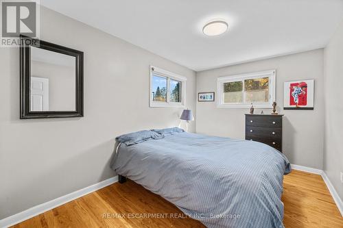 375 Clarendon Drive, Hamilton, ON - Indoor Photo Showing Bedroom