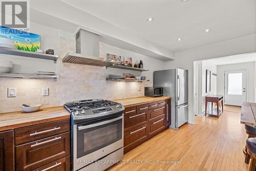 375 Clarendon Drive, Hamilton, ON - Indoor Photo Showing Kitchen