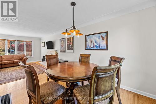 375 Clarendon Drive, Hamilton, ON - Indoor Photo Showing Dining Room