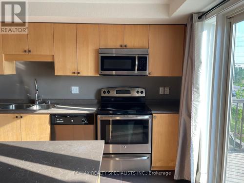 E - 1662 Fischer Hallman Road, Kitchener, ON - Indoor Photo Showing Kitchen With Stainless Steel Kitchen With Double Sink