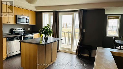 E - 1662 Fischer Hallman Road, Kitchener, ON - Indoor Photo Showing Kitchen