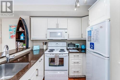 27 Turner Drive, Huntsville, ON - Indoor Photo Showing Kitchen