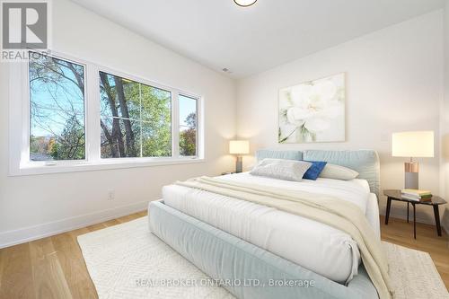 5538 Eaton Avenue, Burlington, ON - Indoor Photo Showing Bedroom