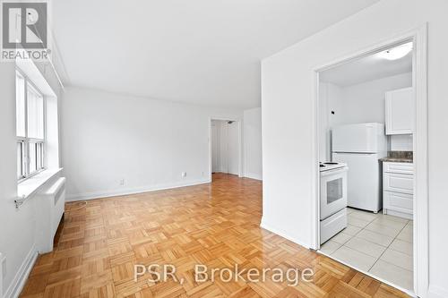 18 - 69 Old Mill Terrace, Toronto, ON - Indoor Photo Showing Kitchen