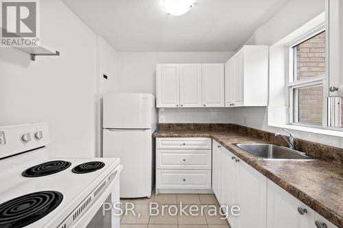 18 - 69 Old Mill Terrace, Toronto, ON - Indoor Photo Showing Kitchen