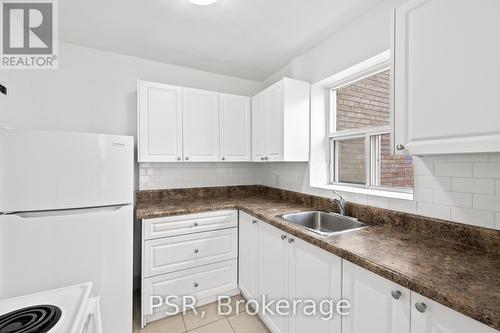 18 - 69 Old Mill Terrace, Toronto, ON - Indoor Photo Showing Kitchen