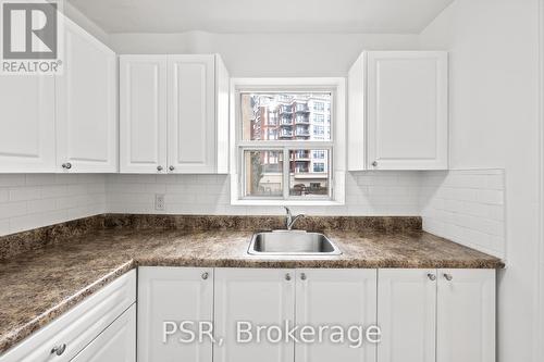 18 - 69 Old Mill Terrace, Toronto, ON - Indoor Photo Showing Kitchen