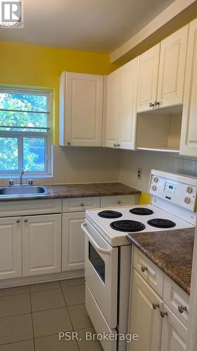 19 - 69 Old Mill Terrace, Toronto, ON - Indoor Photo Showing Kitchen