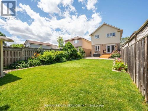 15 Garden Avenue, Brampton, ON - Outdoor With Backyard