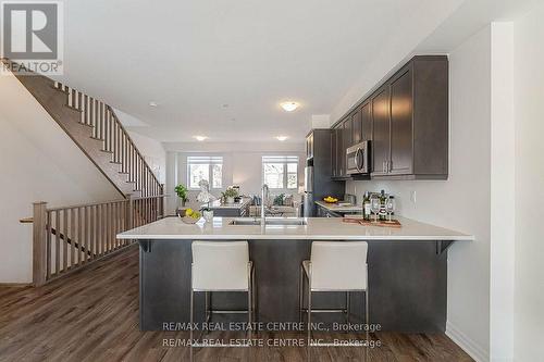 66 Kaitting Trail N, Oakville, ON - Indoor Photo Showing Kitchen With Upgraded Kitchen