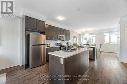 66 Kaitting Trail N, Oakville, ON - Indoor Photo Showing Kitchen With Upgraded Kitchen