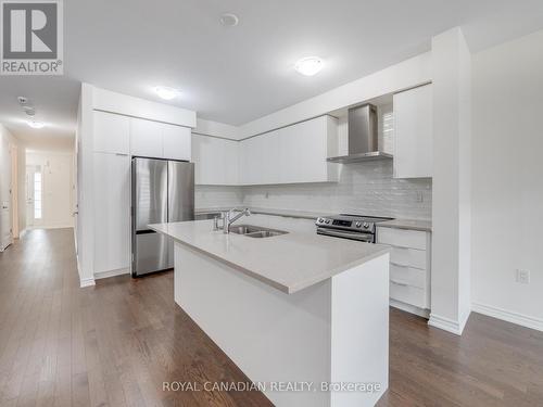 476 Bergamot Avenue, Milton, ON - Indoor Photo Showing Kitchen With Stainless Steel Kitchen With Double Sink With Upgraded Kitchen