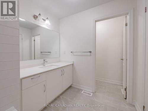 476 Bergamot Avenue, Milton, ON - Indoor Photo Showing Bathroom