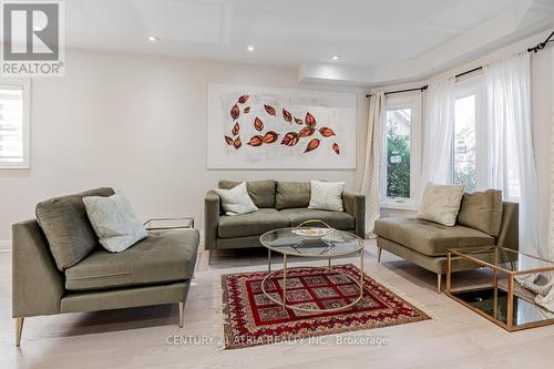 53 Salt Creek Avenue, Richmond Hill, ON - Indoor Photo Showing Living Room