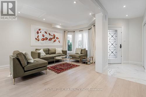 53 Salt Creek Avenue, Richmond Hill, ON - Indoor Photo Showing Living Room