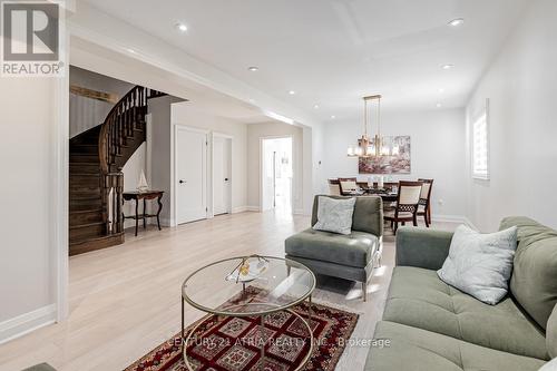 53 Salt Creek Avenue, Richmond Hill, ON - Indoor Photo Showing Living Room