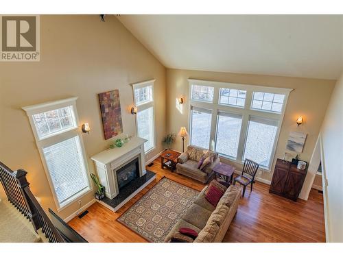 539 Blake Court, Warfield, BC - Indoor Photo Showing Living Room With Fireplace