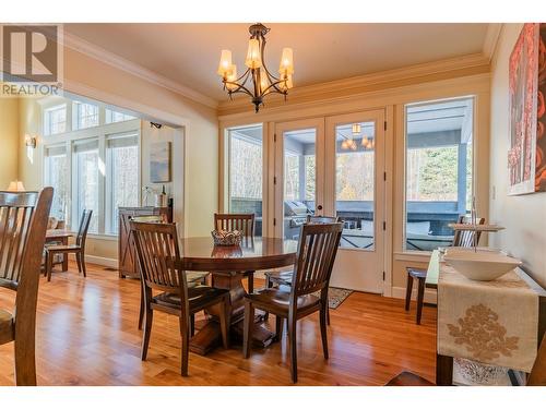 539 Blake Court, Warfield, BC - Indoor Photo Showing Dining Room