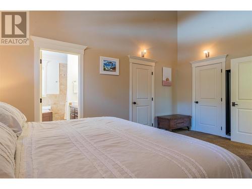 539 Blake Court, Warfield, BC - Indoor Photo Showing Bedroom