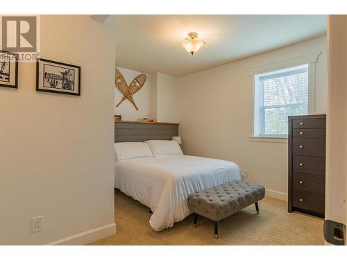 539 Blake Court, Warfield, BC - Indoor Photo Showing Bedroom